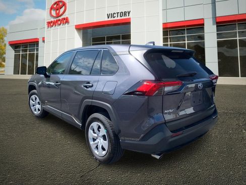 Used 2024 Toyota RAV4 LE AWD/4WD image 4