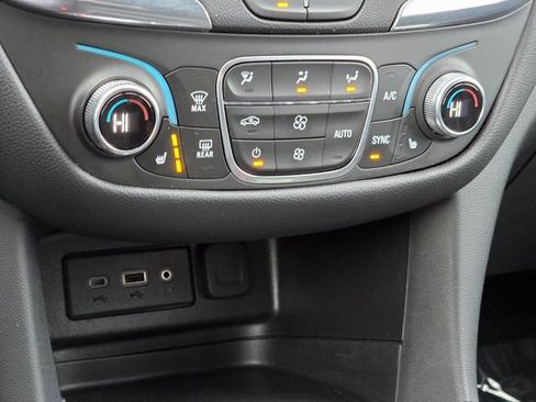 Used 2024 Chevrolet Equinox LT AWD/4WD image 23