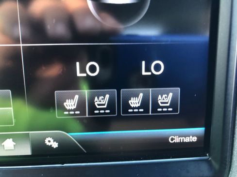 Used 2014 Ford F350 Lariat w/ Lariat Interior Package image 25