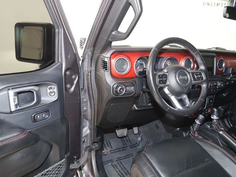 Used 2018 Jeep Wrangler Unlimited Rubicon w/ Dual Top Group AWD/4WD image 49