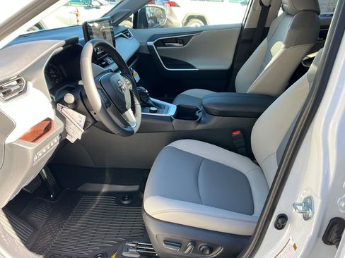 New 2025 Toyota RAV4 Limited w/ Advanced Technology Package image 9