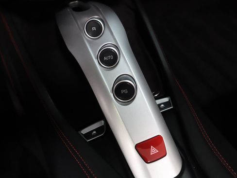 Used 2016 Ferrari California T RWD image 33