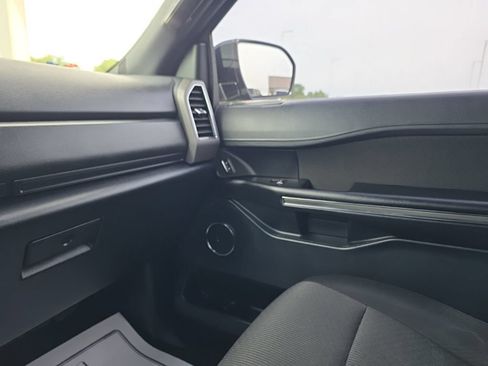 Used 2020 Ford Expedition XLT AWD/4WD image 18