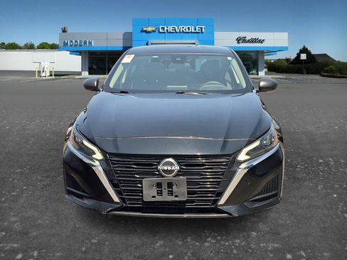 Used 2024 Nissan Altima 2.5 SV FWD image 8