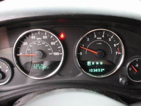 Used 2015 Jeep Wrangler Unlimited Sahara image 7