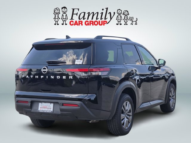 Used 2025 Nissan Pathfinder SV FWD image 4