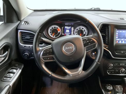 Used 2021 Jeep Cherokee Latitude Lux w/ Mopar Interior Package image 12