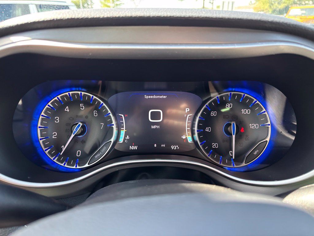 New 2027 Chrysler Pacifica Select FWD image 38