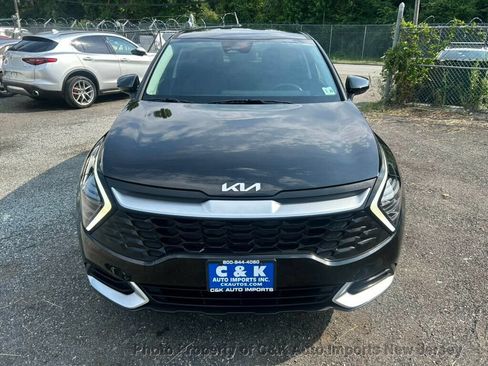 Used 2024 Kia Sportage LX AWD/4WD image 4