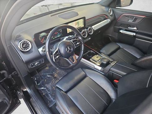 Used 2023 Mercedes-Benz EQB 300 4MATIC image 10