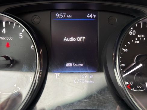 Used 2018 Nissan Rogue SV image 12