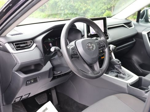 Certified 2024 Toyota RAV4 XLE FWD image 29