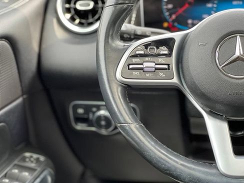 Used 2020 Mercedes-Benz GLB 250 4MATIC w/ Premium Package image 34