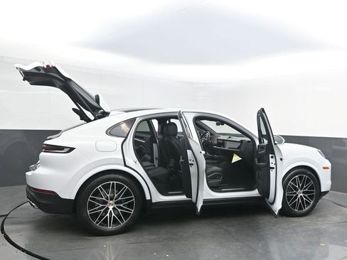 New 2026 Porsche Cayenne Coupe image 36