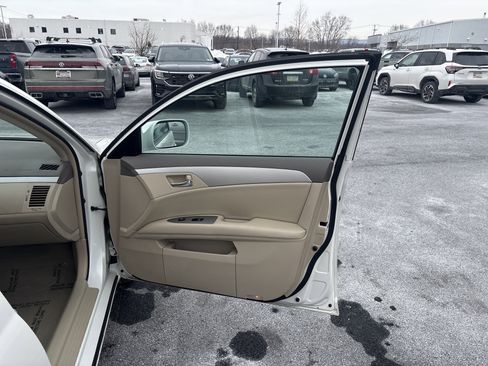 Used 2010 Toyota Avalon XLS image 8