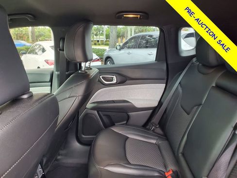 Used 2023 Jeep Compass Latitude AWD/4WD image 11