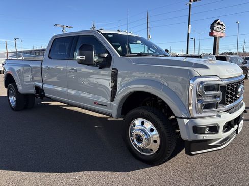 Used 2025 Ford F450 Platinum image 7