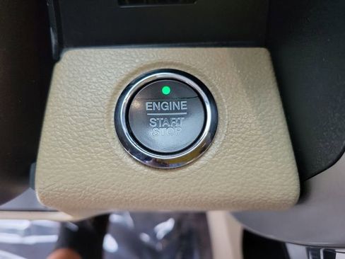 Used 2018 Ford F150 Lariat w/ Equipment Group 502A Luxury image 31