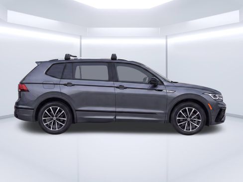 Used 2024 Volkswagen Tiguan SE R-Line FWD image 8