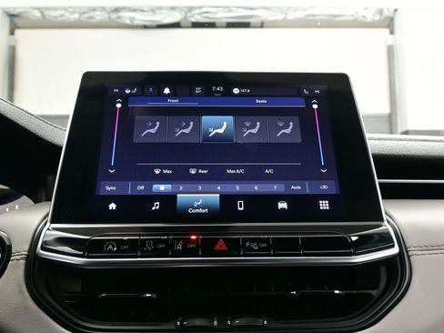 Used 2023 Jeep Compass Limited w/ Sun and Sound Group image 20