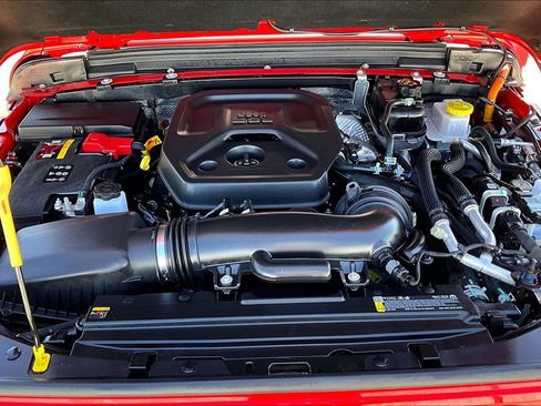 Certified 2025 Jeep Wrangler Unlimited Sahara w/ Safety Group image 30