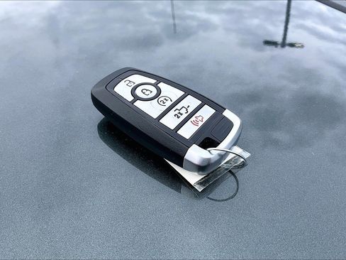 Used 2018 Ford F150 Lariat w/ Equipment Group 502A Luxury AWD/4WD image 36