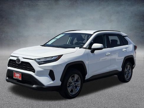 Used 2024 Toyota RAV4 XLE FWD image 8