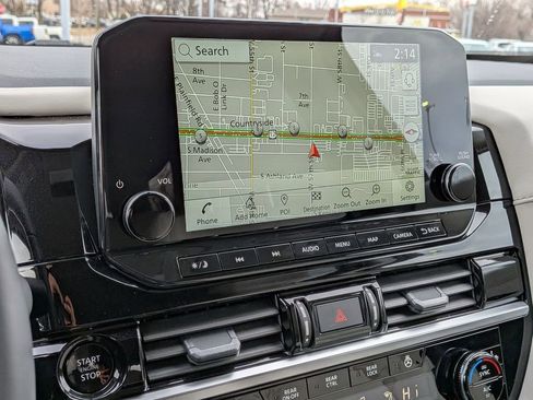 Used 2025 Nissan Pathfinder SL w/ Lighting Package (N92) image 14