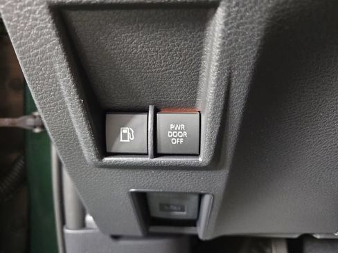 New 2026 Toyota Sienna XLE FWD image 30