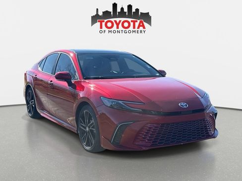 Used 2025 Toyota Camry XSE image 1