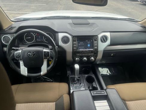 Used 2017 Toyota Tundra SR5 w/ SR5 Upgrade Package RWD image 5