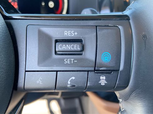 Used 2023 Nissan Pathfinder Platinum AWD/4WD image 25