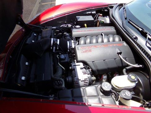 Used 2005 Chevrolet Corvette Coupe w/ Preferred Equipment Group RWD image 13