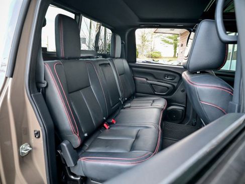 Used 2021 Nissan Titan PRO-4X w/ Pro-4x Convenience Package image 21