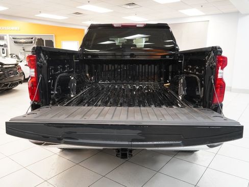 Used 2023 Chevrolet Silverado 1500 LT AWD/4WD image 9
