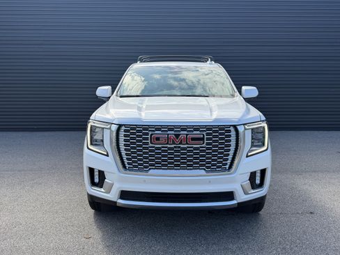 Used 2024 GMC Yukon Denali AWD/4WD image 8
