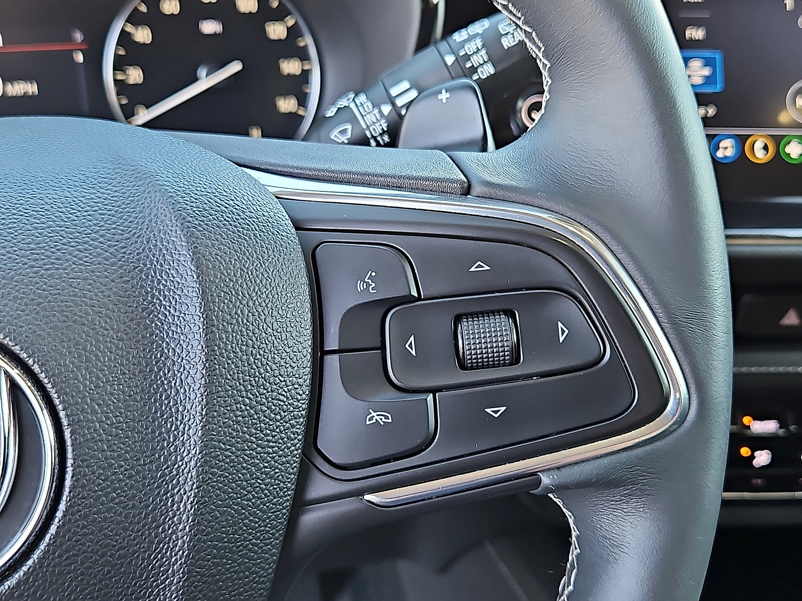 Certified 2023 Buick Envision Preferred FWD image 21