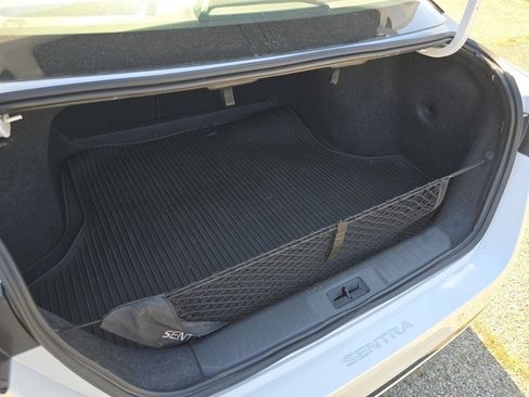 Used 2024 Nissan Sentra SR w/ Trunk Package image 23