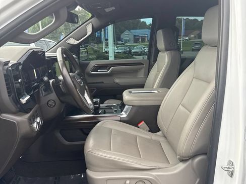 Used 2022 GMC Sierra 1500 SLT w/ SLT Premium Plus Package AWD/4WD image 6