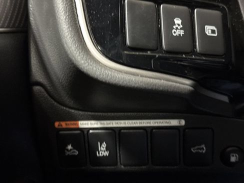 Used 2022 Mitsubishi Outlander LE AWD/4WD image 18