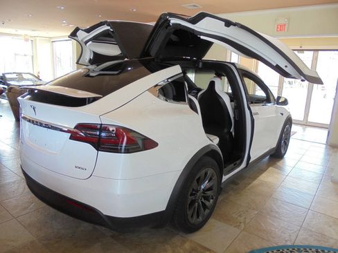 Used 2018 Tesla Model X P100D AWD/4WD image 32