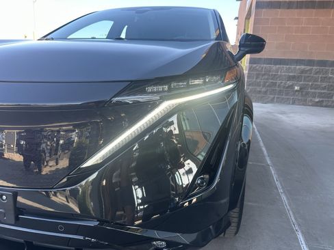 Used 2024 Nissan Ariya FWD image 10