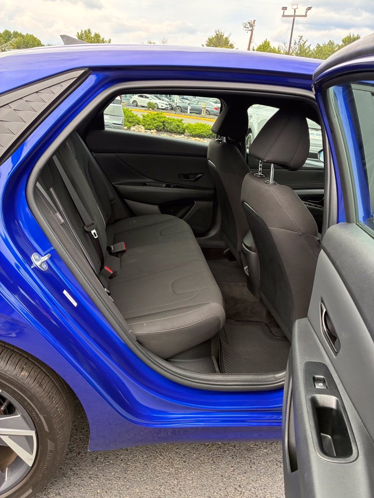 Certified 2025 Hyundai Elantra SEL FWD image 21