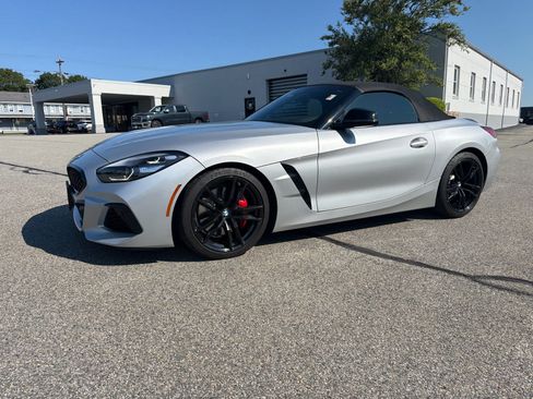 Used 2021 BMW Z4 M40i w/ Shadowloine Package RWD image 16