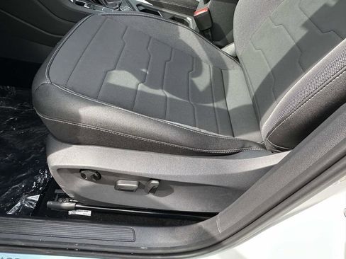 New 2025 Volkswagen Taos SE AWD/4WD image 14