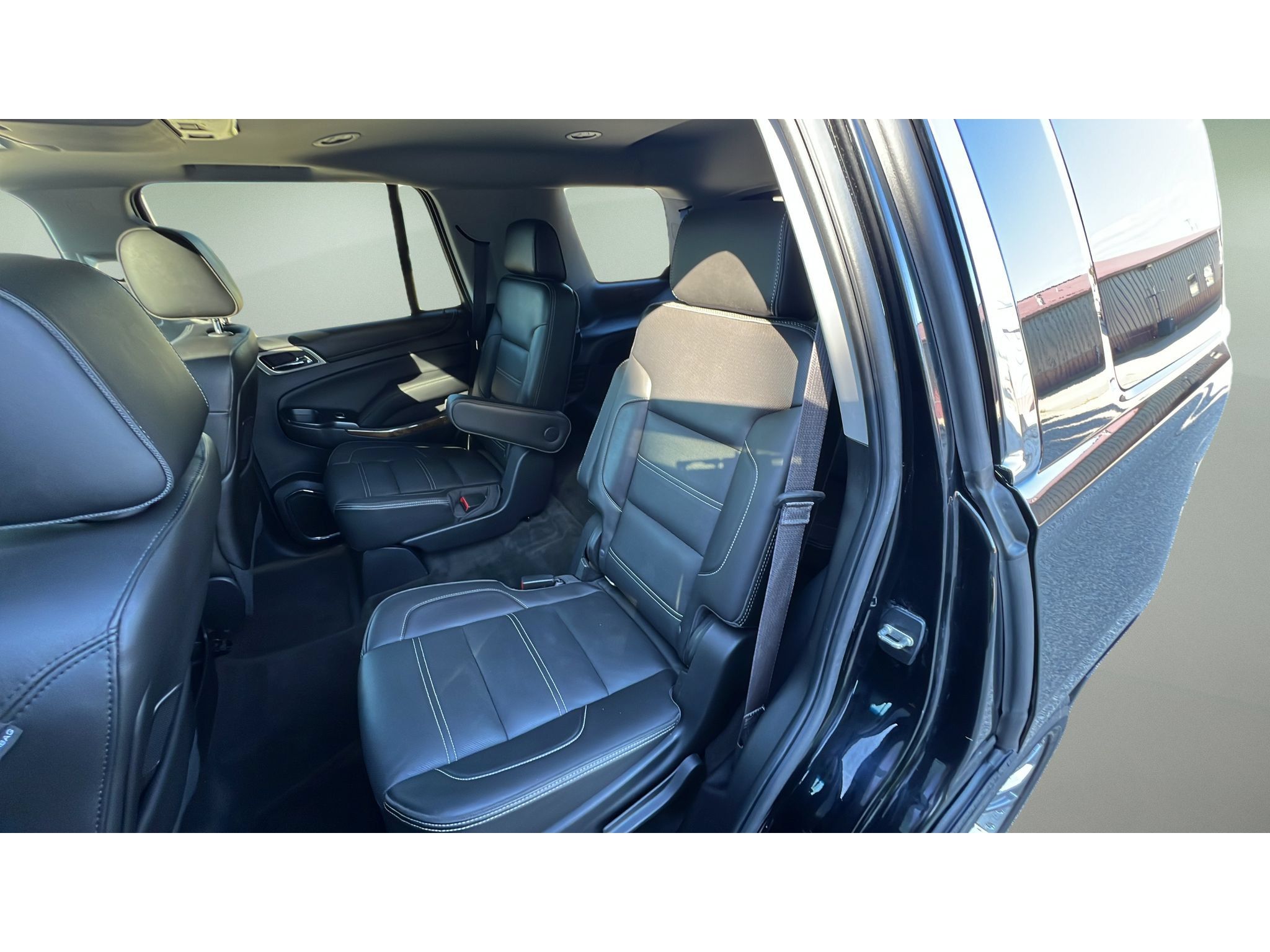 Certified 2015 GMC Yukon Denali w/ Premium Package AWD/4WD image 28