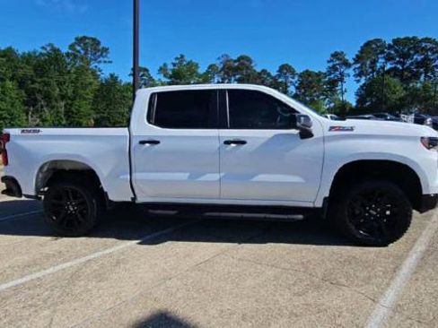 Used 2022 Chevrolet Silverado 1500 LT Trail Boss w/ Convenience Package II image 9