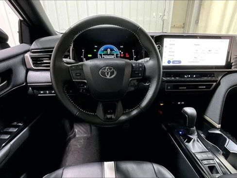 Used 2026 Toyota Camry SE w/ Multimedia Upgrade Package FWD image 5