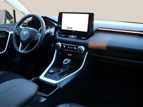 Used 2023 Toyota RAV4 Limited image 18