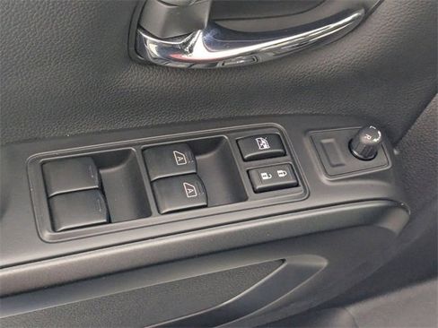 Used 2023 Nissan Titan PRO-4X w/ Pro-4x Convenience Package image 12